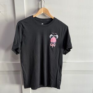 Nike Black Graphic T-Shirt - size Medium